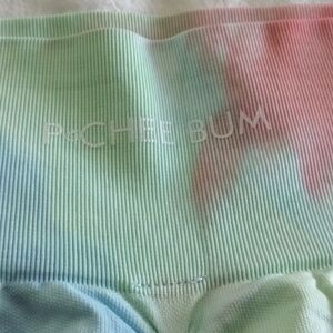 P🍑Chee Bum NWOT Scrunch Bum Seamless Biker Shorts Pastel Rainbow Tie Dye